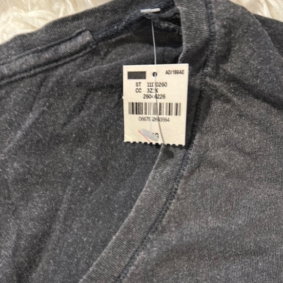 PINK Victoria's Secret Grey Longsleeve V-Neck Crop Top - Picture 4 of 8